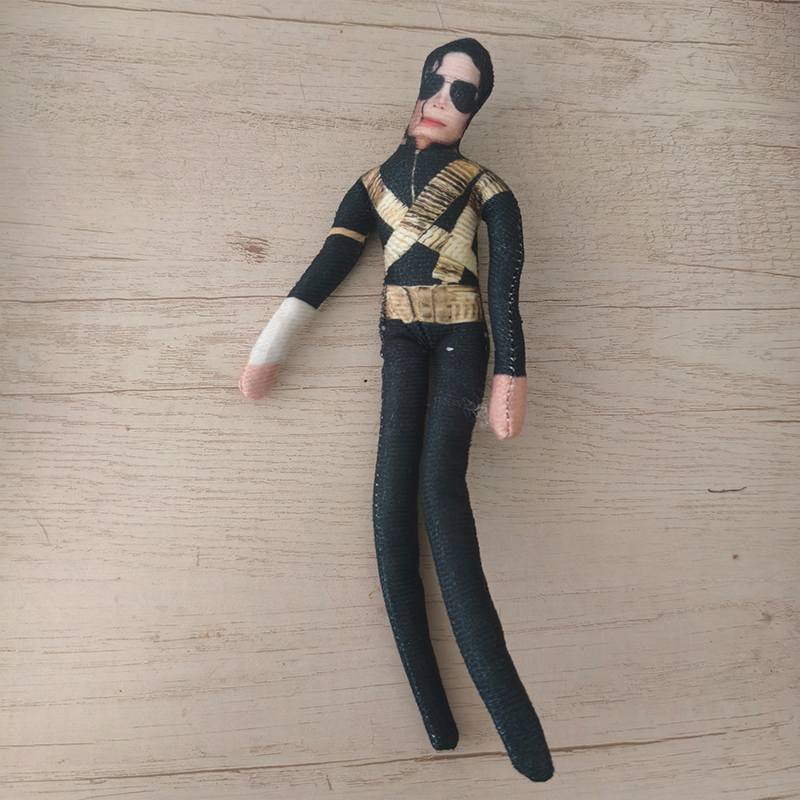Muñeco de Peluche de Michael J - Evoker Cosplay Prop reseña y precio